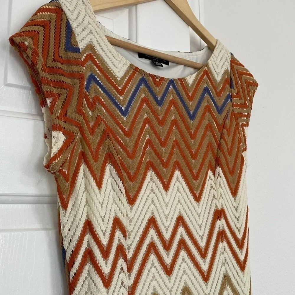 Sharagano crochet NWOT shortsleeved dress in earth tones. - Picture 8 of 17